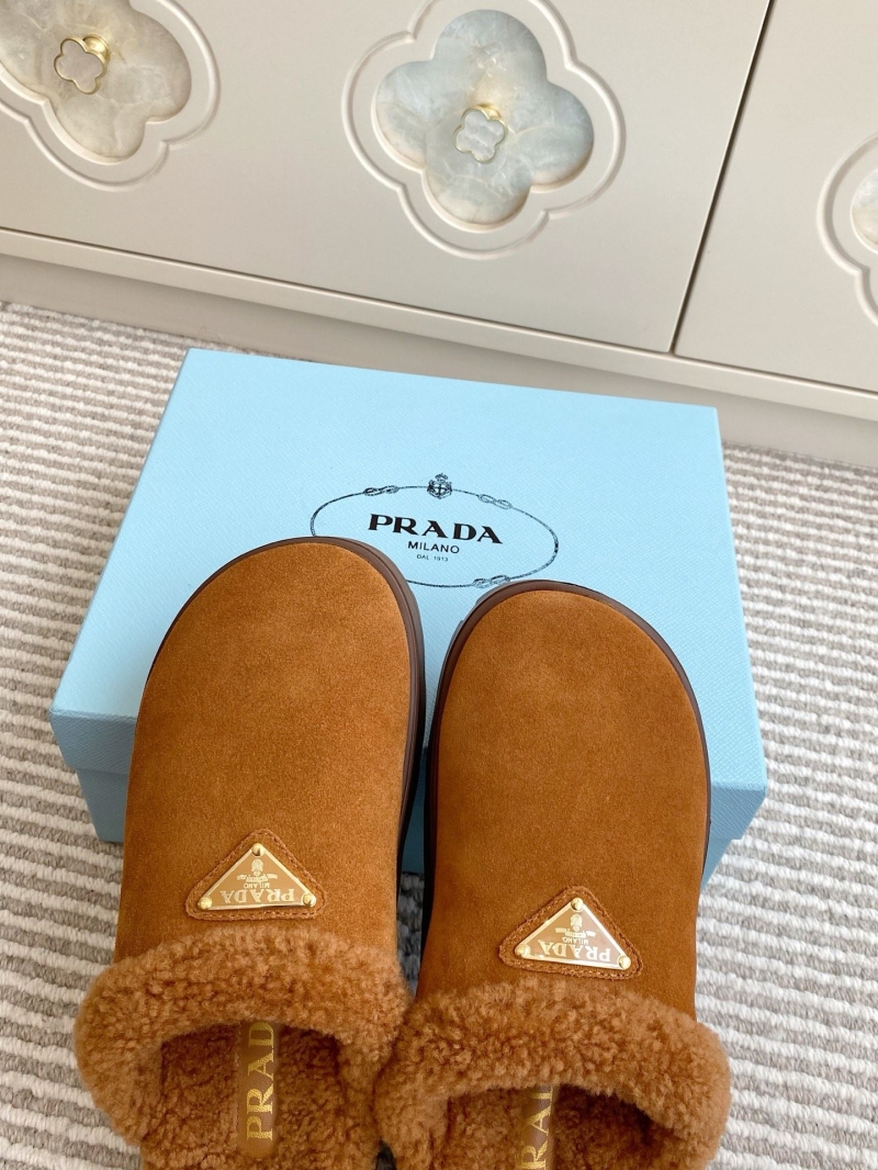 Pra*a slippers
